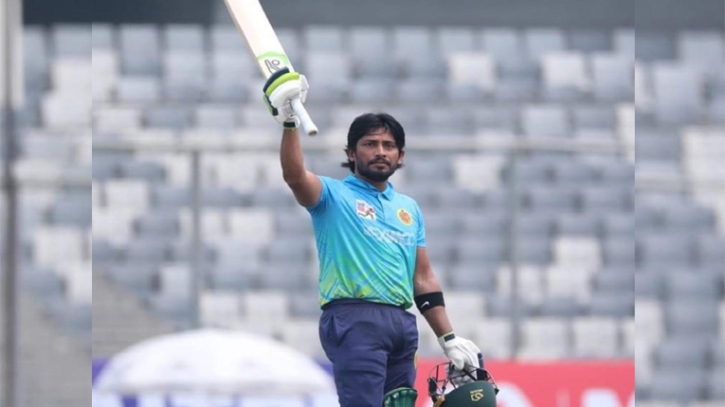 বিজয়ের ফিফটিতে আবাহনীর দ্বিতীয় জয় বিজয়ের ফিফটিতে আবাহনীর দ্বিতীয় জয়