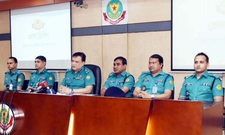 মিছিল-মিটিং, সমাবেশে লাঠিসোঁটা আনা যাবে না: ডিএমপি মিছিল-মিটিং, সমাবেশে লাঠিসোঁটা আনা যাবে না: ডিএমপি