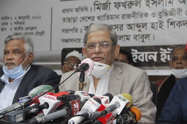 স্বাধীন দেশে বাস করি, বলতে পারছি না: ফখরুল স্বাধীন দেশে বাস করি, বলতে পারছি না: ফখরুল