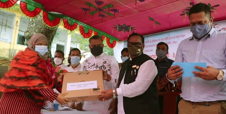করোনাকালেও অর্থনীতি শক্তিশালী অবস্থানে: খাদ্যমন্ত্রী করোনাকালেও অর্থনীতি শক্তিশালী অবস্থানে: খাদ্যমন্ত্রী