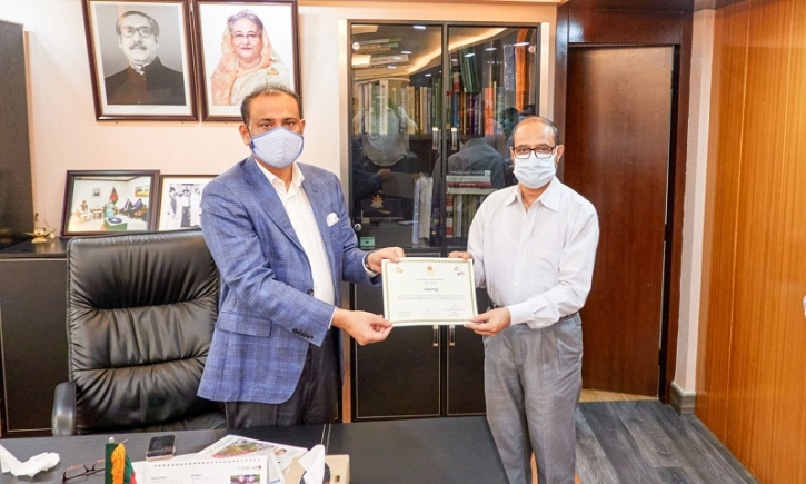 শুদ্ধাচার পুরস্কার পেলেন ভূমি মন্ত্রণালয়ের পাঁচজন শুদ্ধাচার পুরস্কার পেলেন ভূমি মন্ত্রণালয়ের পাঁচজন