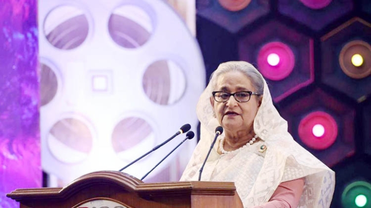 সিনেমা একটা সমাজকে পাল্টে দিতে পারে: প্রধানমন্ত্রী সিনেমা একটা সমাজকে পাল্টে দিতে পারে: প্রধানমন্ত্রী