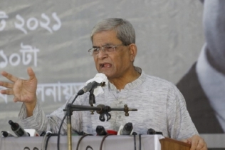 রাষ্ট্রে জনগণের মালিকানা কেড়ে নেওয়া হয়েছে : ফখরুল 