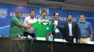 সাফ ফুটবলে আনুষ্ঠানিকভাবে কোচের দায়িত্ব পেলেন অস্কার ব্রুজন