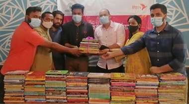 ২৭ প্রতিষ্ঠানে ১৫ হাজার বই বিতরণ করেছে বিকাশ