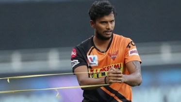 আইপিএলে সানরাইজার্স দলে করোনার হানা