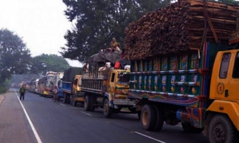 সারাদেশে ৩ দিন ট্রাক ও কাভার্ডভ্যান চলাচল বন্ধের ডাক  