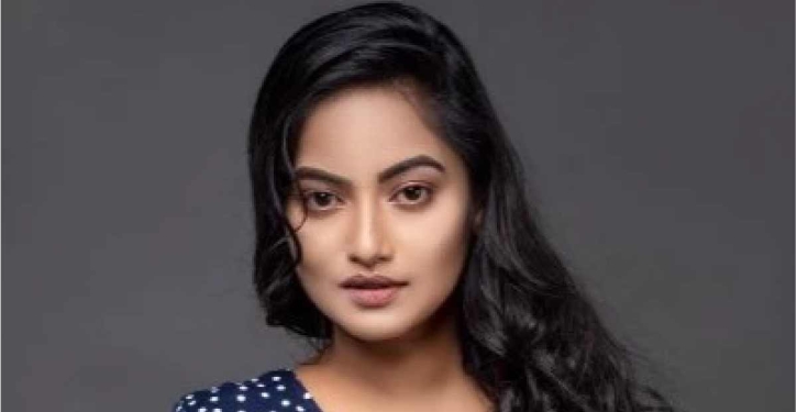 ঢাকায় শুটিং স্পটে আগুনে পুড়ে আহত অভিনেত্রী শারমিন ঢাকায় শুটিং স্পটে আগুনে পুড়ে আহত অভিনেত্রী শারমিন