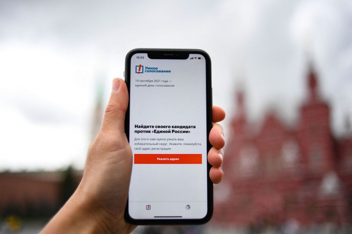 Google, Apple remove Navalny app from stores under pressure from Russia