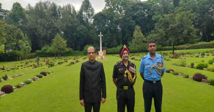 Representatives Indian HC in Dhaka, others pay tribute to fallen Indian soldiers in Ctg