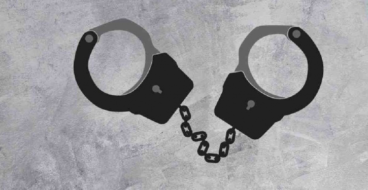 5 motorbike lifters held in city