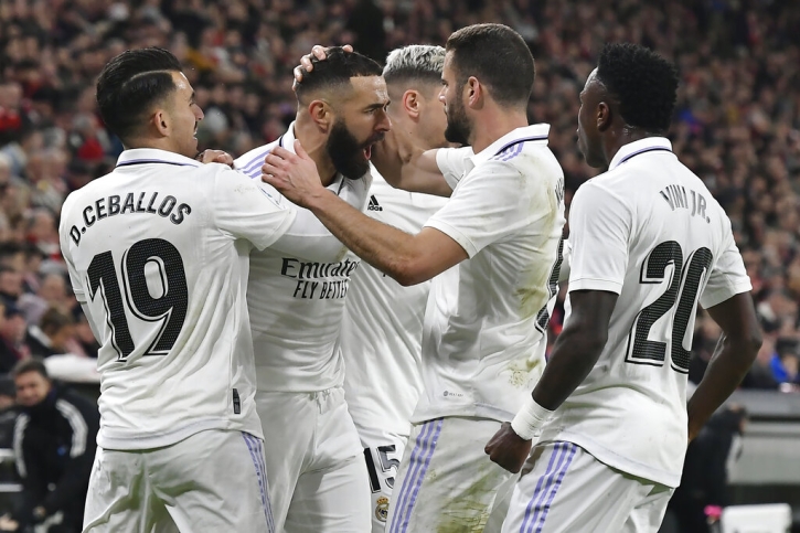 Benzema keeps on scoring, Madrid stays close to Barcelona