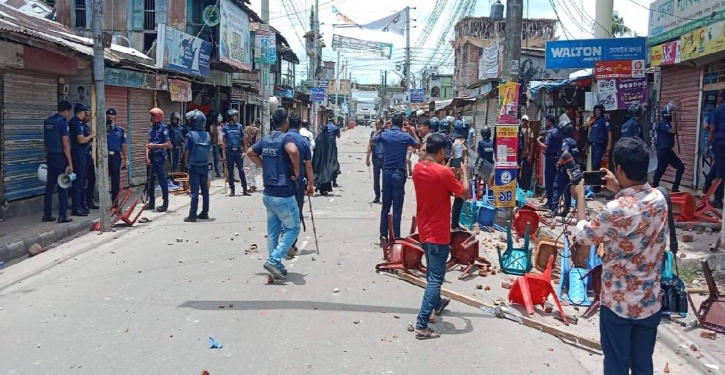 One killed, 30 hurt as BNP, police clash in Bhola