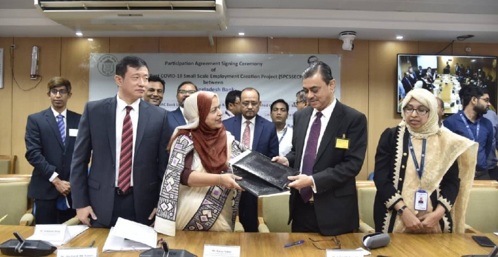 BB, BRAC Bank ink deal on refinancing facilities for migrant workers, CMSEs