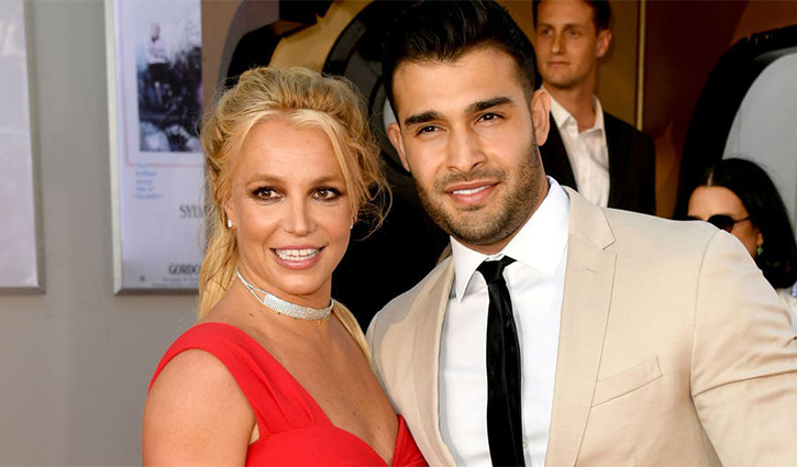 Britney Spears and boyfriend Sam Asghari are engaged Britney Spears and boyfriend Sam Asghari are engaged