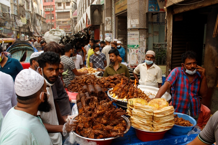 In Pictures: Chawk Bazar iftar market