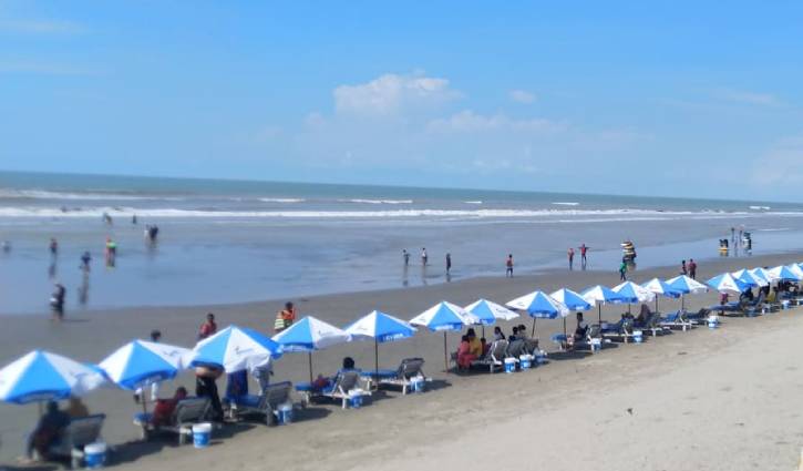 70% hotel rooms booked as tourists flock Cox’s Bazar beach