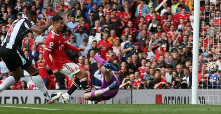 Cristiano Ronaldo steals the show on Man Utd return, scores twice