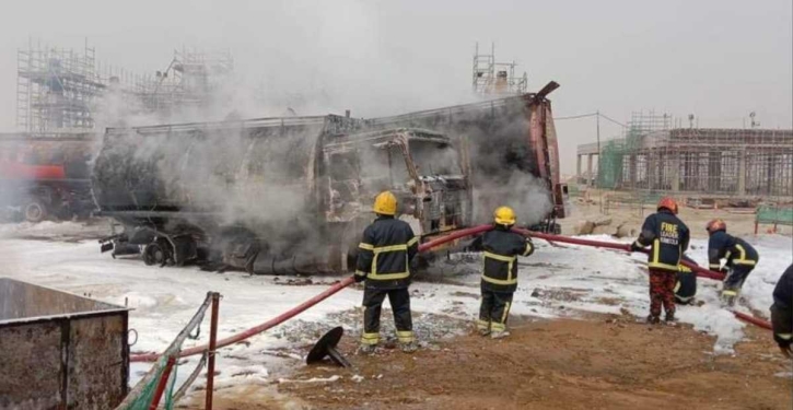 Two fuel trucks burnt in Dhaka airport fire Two fuel trucks burnt in Dhaka airport fire