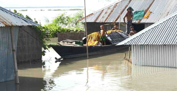 Floods in 5 districts batter over 4 lakh people: Report