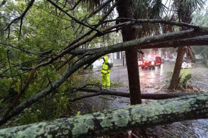 Cyclone Ian batters South Carolina in second US landfall Cyclone Ian batters South Carolina in second US landfall