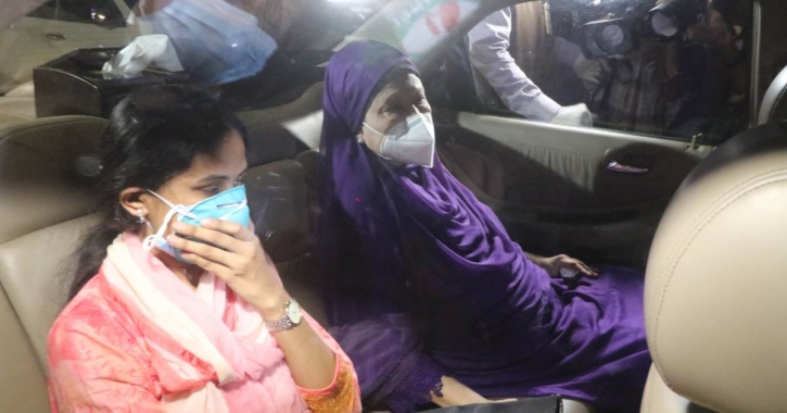 Khaleda receives Covi-19 vaccine Khaleda receives Covi-19 vaccine