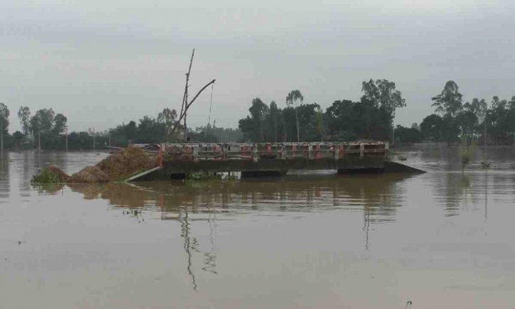 A week on, flood-hit people of Kurigram cry for relief A week on, flood-hit people of Kurigram cry for relief