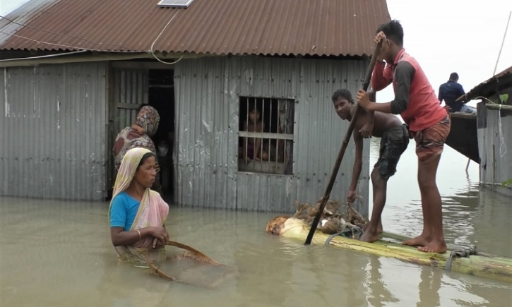 Flood situation worsens in Kurigram, over 2 lakh affected