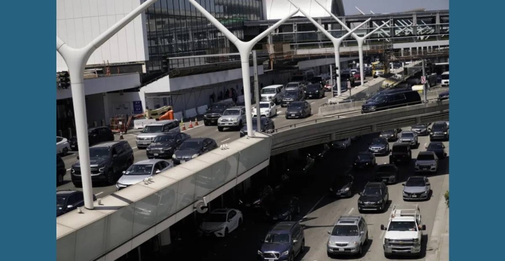 Power outage blacks out Los Angeles airport terminals