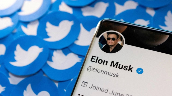 Twitter to provide Musk with raw daily tweet data