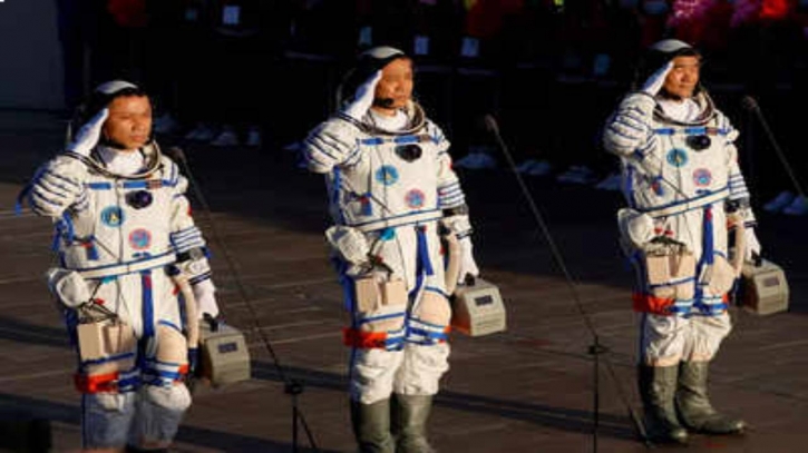 Chinese astronauts leave space station module for Earth