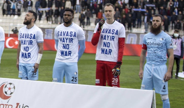 Aykut Demir refuses to wear ‘No To War’ Ukraine t-shirt, explains why Aykut Demir refuses to wear ‘No To War’ Ukraine t-shirt, explains why