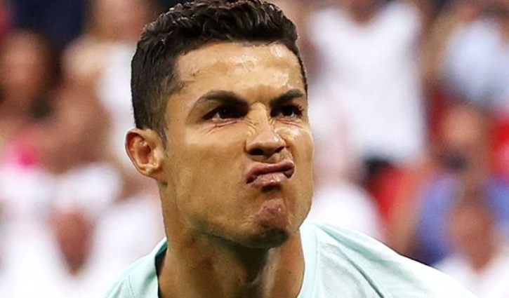 Ronaldo accuses Rooney of jealousy Ronaldo accuses Rooney of jealousy