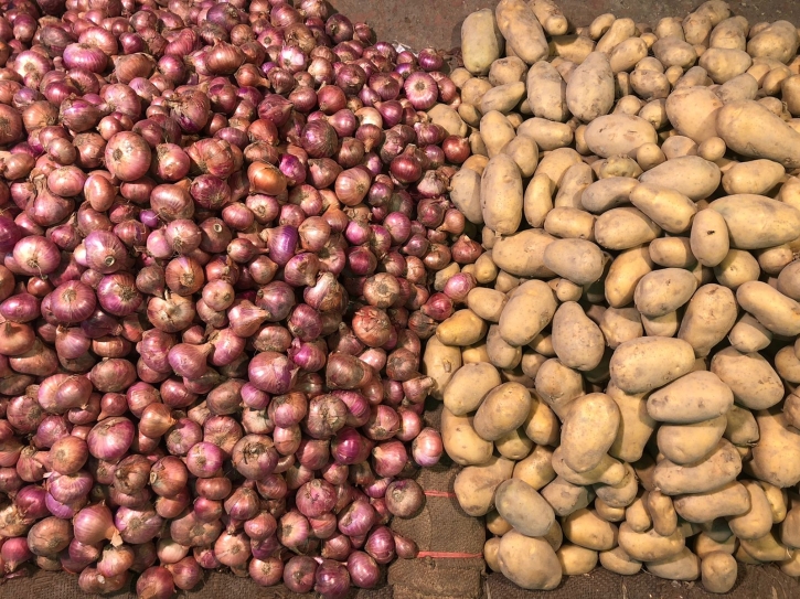 Prices of onion, potato heat up ahead of Eid Prices of onion, potato heat up ahead of Eid