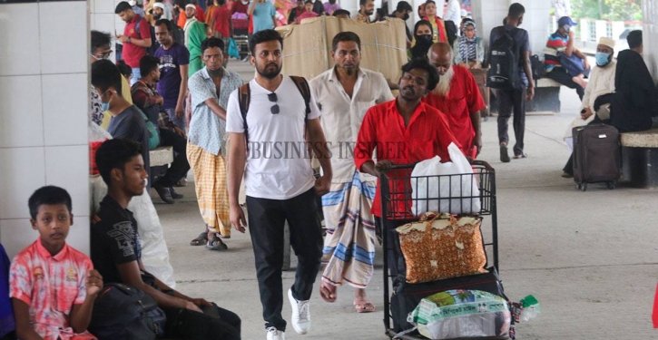 In Photos: Homebound people at Kamalapur Railway Station