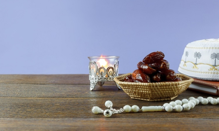 Sales of halal fragrance, prayer rugs, beads increase ahead of Ramadan Sales of halal fragrance, prayer rugs, beads increase ahead of Ramadan