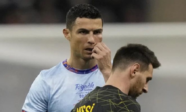 Bruised Ronaldo scores twice to edge showdown with Messi