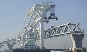 Padma Bridge’s 34th span installed, making over 5.1km visible