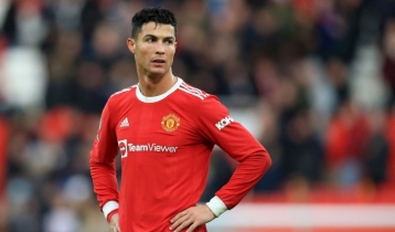 Ronaldo makes request to leave Manchester United