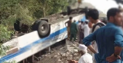 At least 19 killed as bus plunges into ravine in Balochistan
