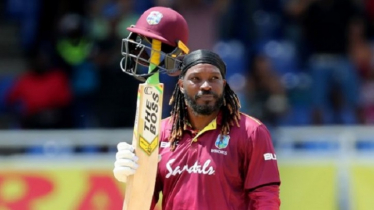 Gayle becomes first player to hit 1,000 T20 sixes