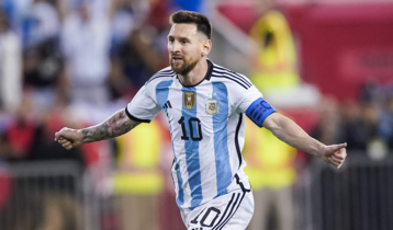 Messi scores twice as Argentina beat Jamaica