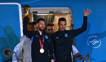 Huge crowds welcome Argentina team after World Cup victory