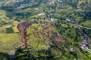 33 killed in Colombia landslide