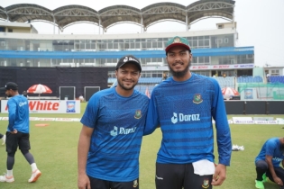 Tigers bat first in 3rd T20 against Ireland