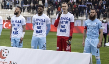 Aykut Demir refuses to wear ‘No To War’ Ukraine t-shirt, explains why