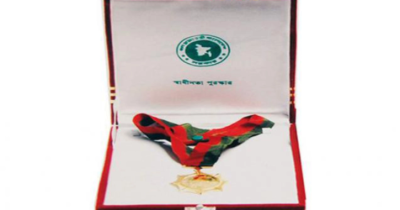 PM Hasina distributes Independence Award