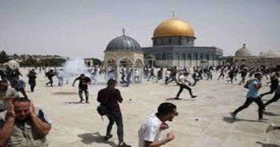 Gaza truce faces early test as clashes break out again at Al Aqsa