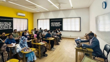 Dr Hasan takes classes at DU amid busy life 