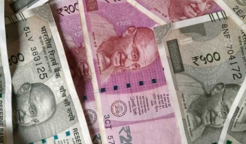 Indian rupee hits record low of 81.62 against USD
